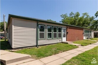 Building Photo - 3004 W Newell St
