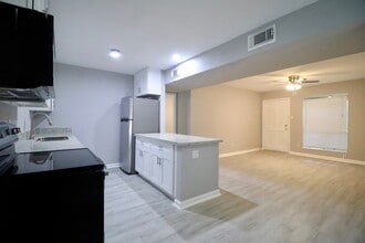 Building Photo - 5929 Queensloch Dr