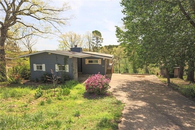 Building Photo - 42 Hope Dr