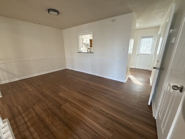 Building Photo - 5537 Lynbrook Landing