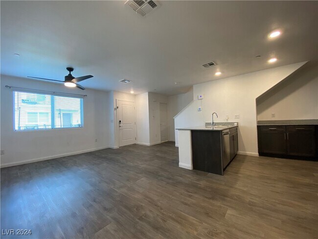 Building Photo - 2624 Blazing Blue Ave