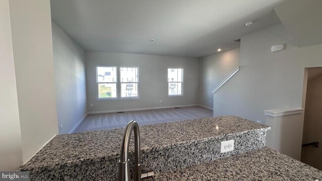 Foto del edificio - 62 Trotting Rd