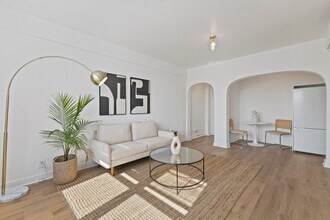 Building Photo - 26 E 14th St