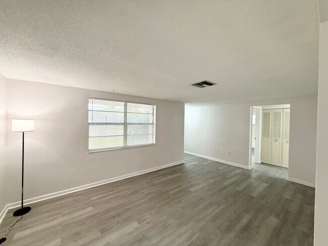 Building Photo - 7535 Betula Dr