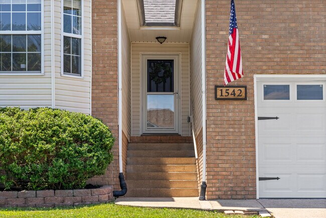 Building Photo - 1542 Autumn Dr