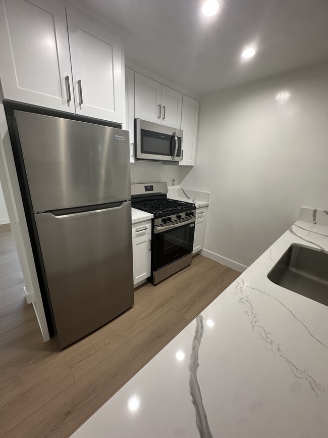 Building Photo - 710 Cory Dr
