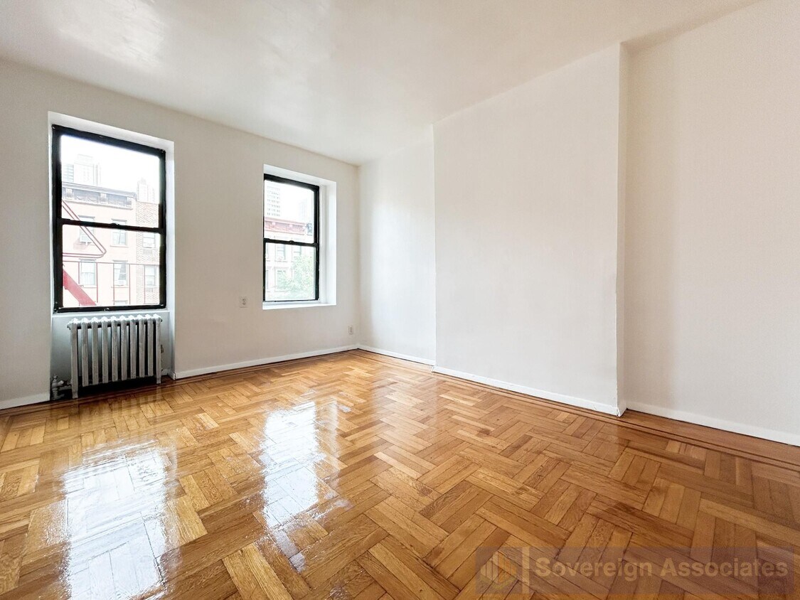 Foto principal - 1585 First Avenue