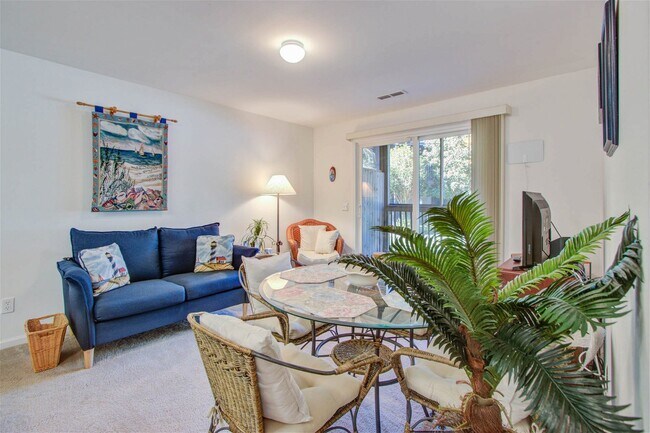 Foto del edificio - 1530 Fort Johnson Road Apt #3C, Charleston...