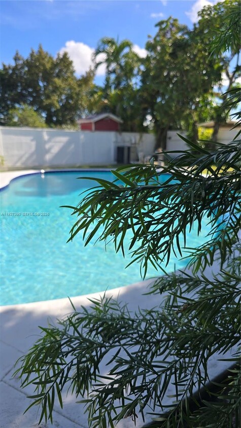 Primary Photo - 6550 SW 26th St