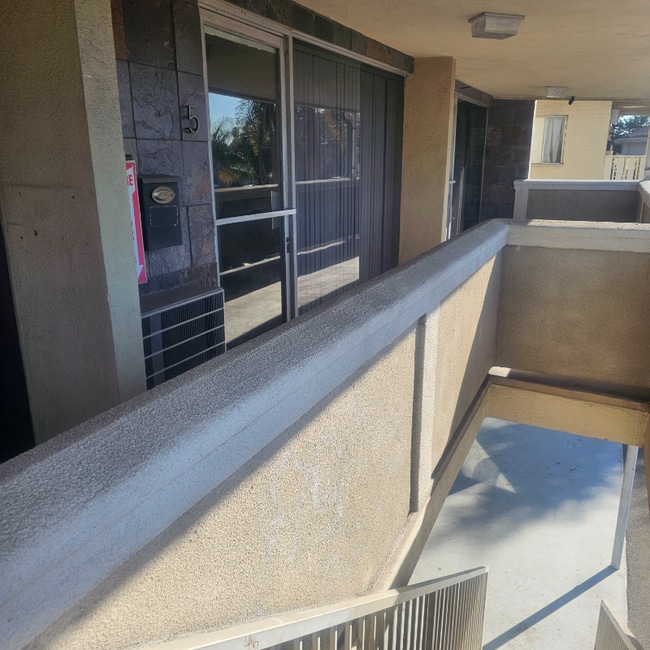 Foto del edificio - 918 W Lincoln Ave