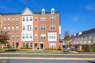 Building Photo - 7086 Executive Way