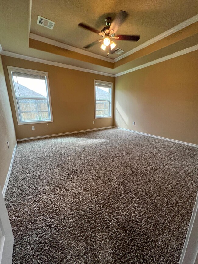 Foto del edificio - 3100 Claremont Dr