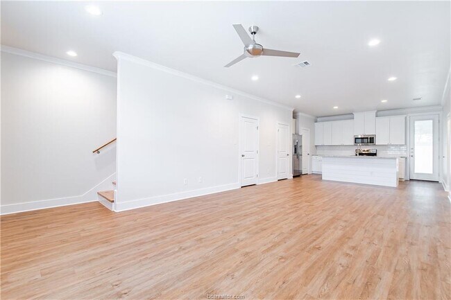 Building Photo - 601 Dominik Dr