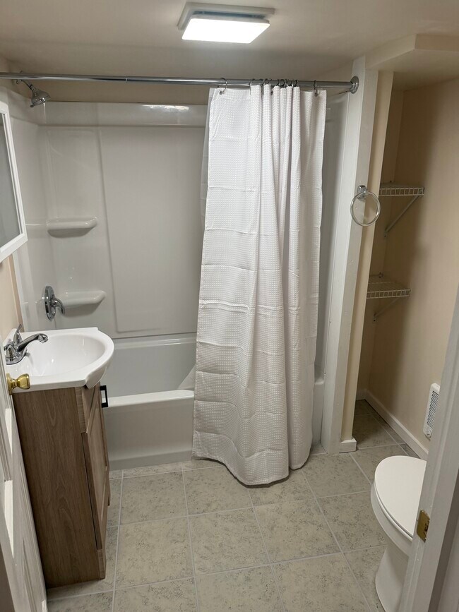 Foto del edificio - 215 W Lafayette St