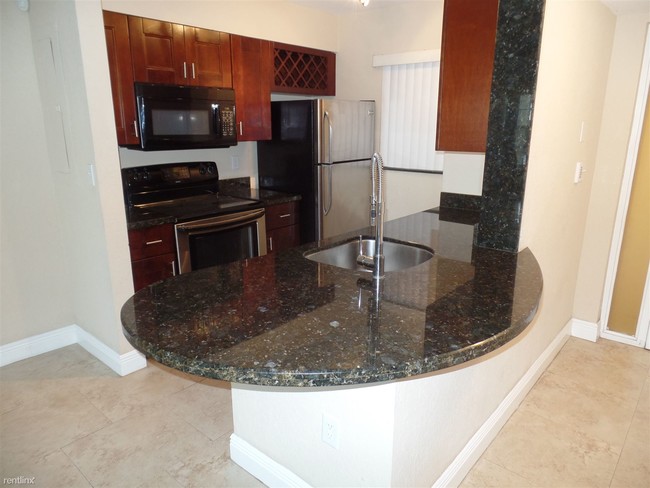 Building Photo - 2 br, 2 bath Condo - Lakeview Club 2811 204