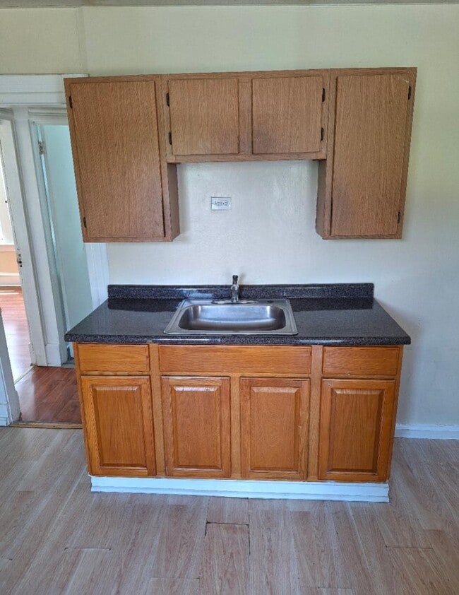 Building Photo - 366 Liberty St