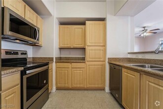 Building Photo - 8000 W Badura Ave