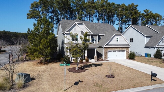 Building Photo - Spacious 4 Bedroom, Pet Friendly with Fenced In Backyard, Mimosa Bay Community Amenities