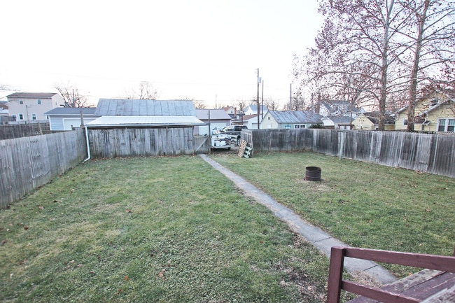 Building Photo - 228 Hedges St