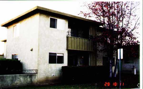 Foto del edificio - 2111 A-D N. Ventura Rd