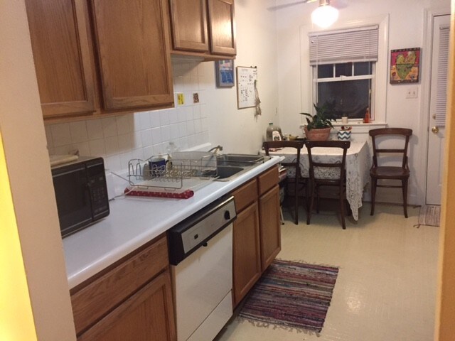 Building Photo - 811 Bromley Rd