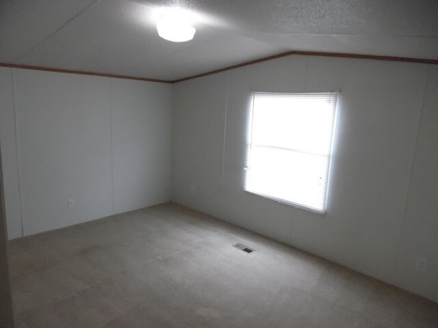 Foto del edificio - Exclusively Offered by Muse Realty LLC