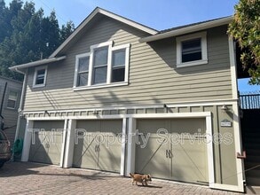 Building Photo - 579 Buchon St