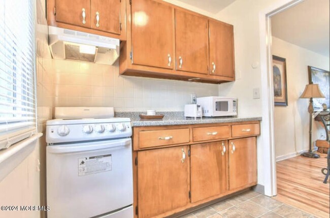 Building Photo - 1128 Borden Ave