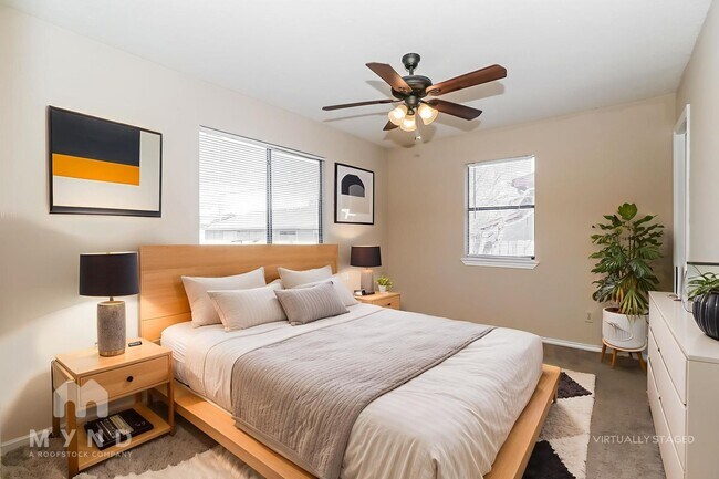 Foto del edificio - 1213 Hyridge St