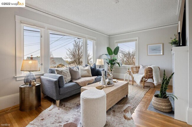 Foto del edificio - 2 br, 1 bath House - 2901 Modesto Ave