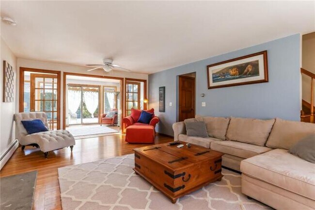 Foto del edificio - 3 bedroom in Barrington RI 02806