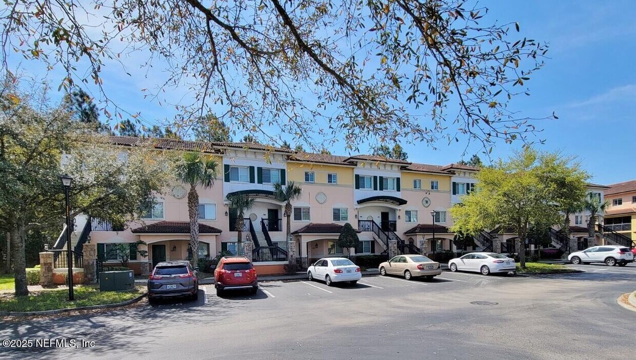 Foto principal - 9745 Touchton Rd