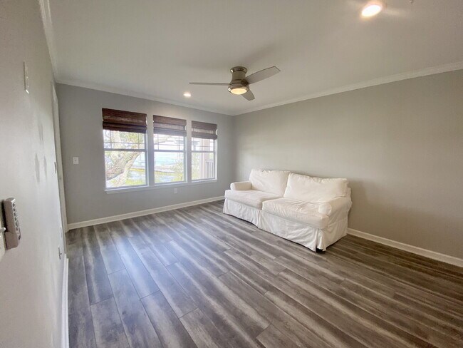 Foto del edificio - Waterfront Views at Palmetto Bay Marina!