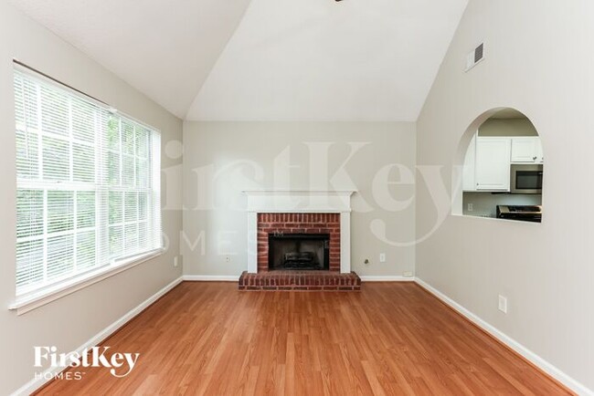 Building Photo - 721 Peteywood Dr