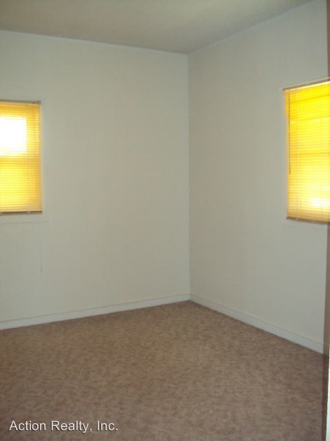 Building Photo - 702 3rd Ave N