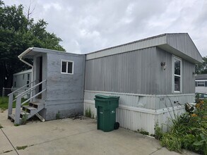 Building Photo - 700 W Ridgeway Ave