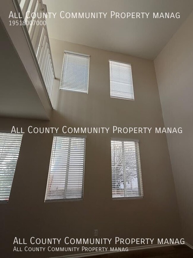 Building Photo - 42176 Chestnut Dr