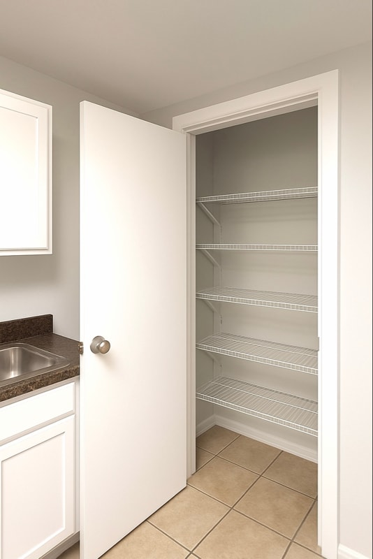 Building Photo - 411 Banana