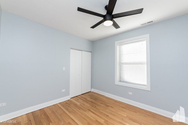 Building Photo - 1448 W Thorndale Ave