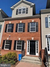 Building Photo - 23232 Scholl Manor Way