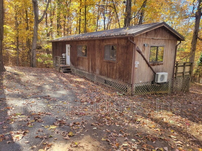 Building Photo - 2877 Hidden Oaks Ln