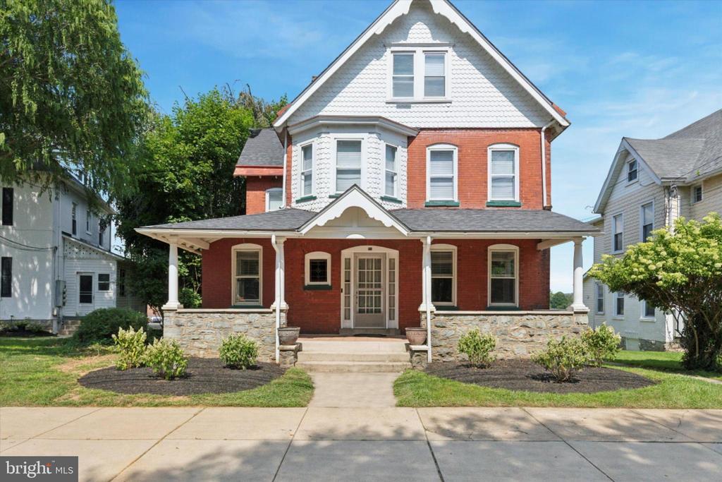 Foto principal - 31 Downing Ave