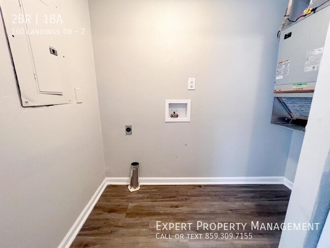 Building Photo - 160 Landings Dr