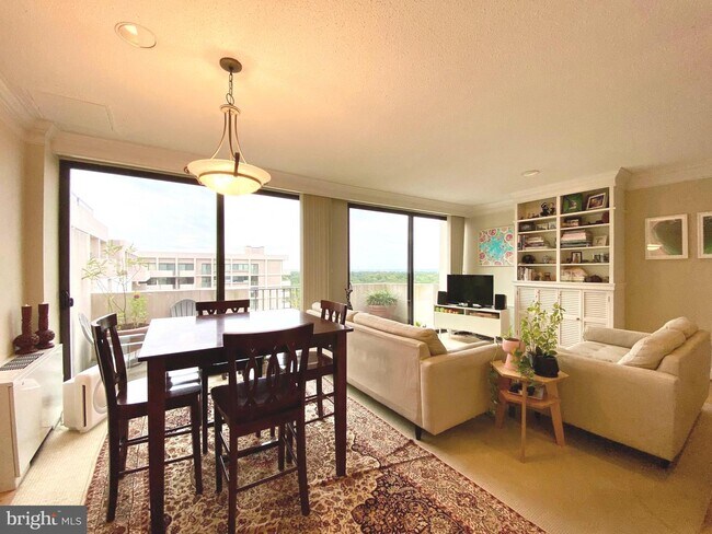Foto del edificio - 4141 N Henderson Rd