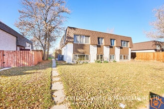 Building Photo - 1814-1814 23 St N