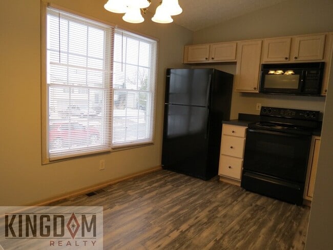 Foto del edificio - 857 Radbourne Dr Columbus, OH 43207