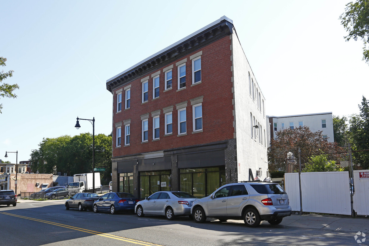 Building Photo - 1840-1842 Dorchester Ave