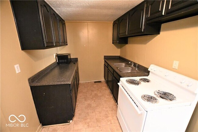 Building Photo - 2044 Olive St