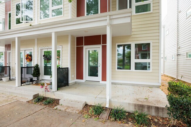 Building Photo - 1206 Porter St