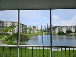 Building Photo - 2851 Leonard Dr